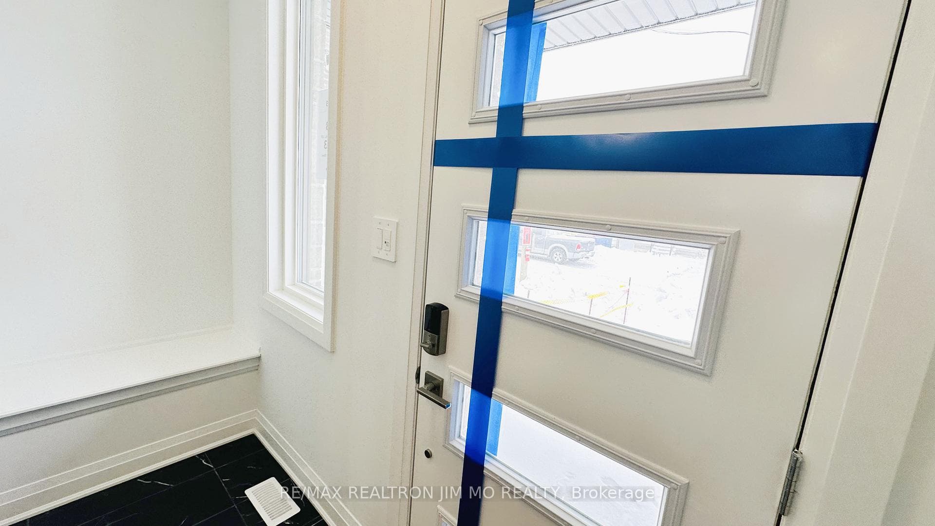 123 Leslie Richards Street photo 6