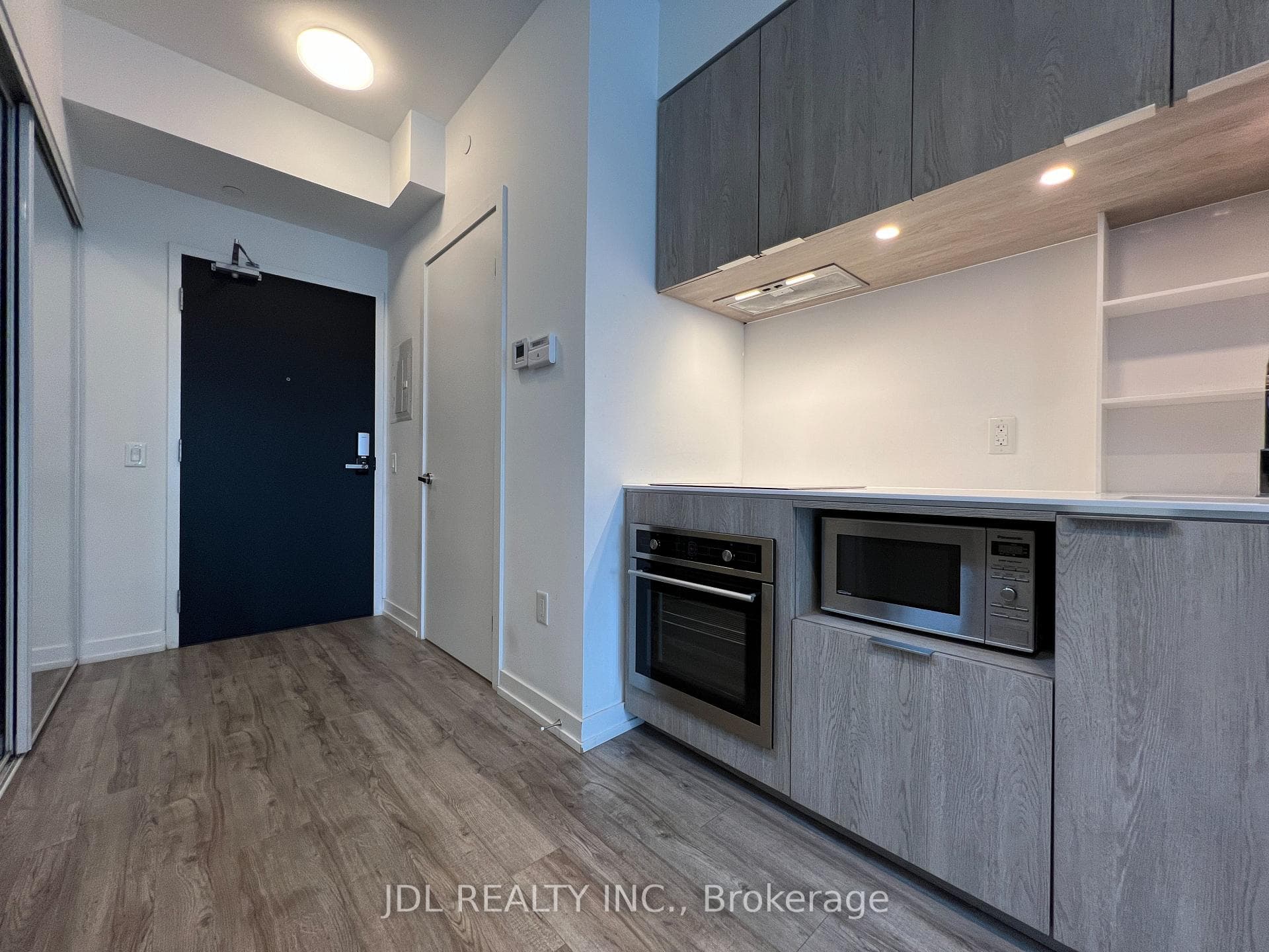 77 Shuter Street Unit 222 photo 8