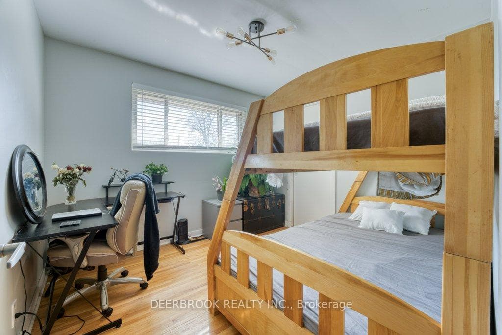 720 Cartier Drive photo 20