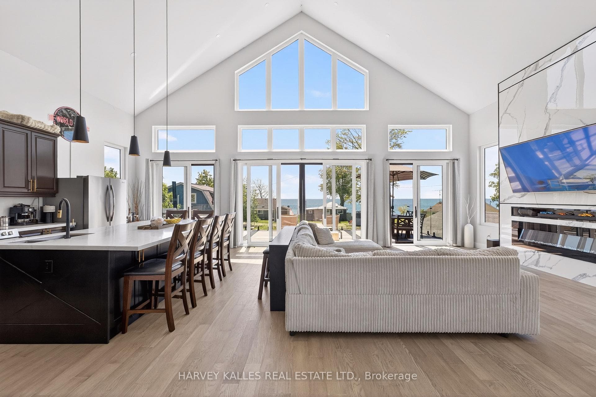 3184 Lakeshore Road photo 8