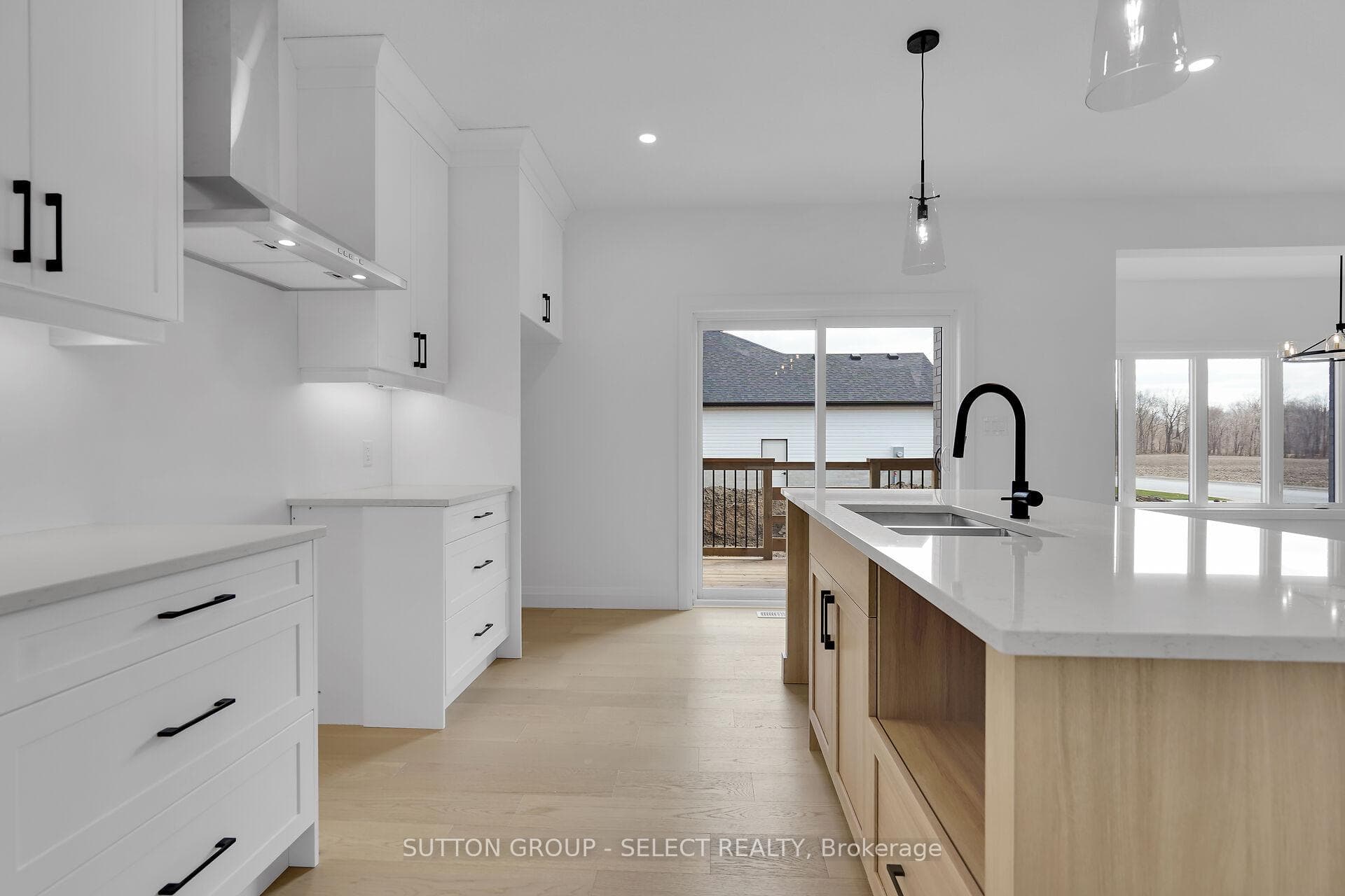 9 BRISCOE Crescent photo 11