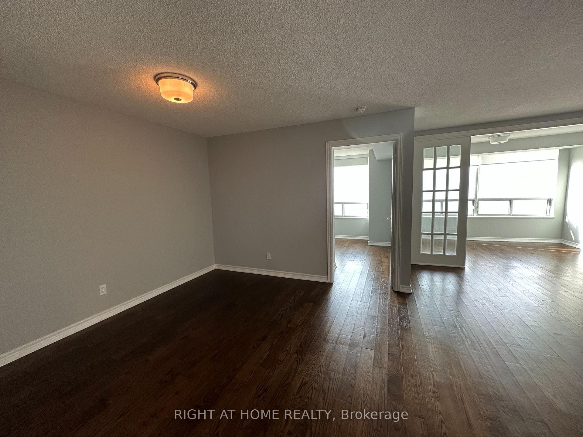 68 CORPORATE Drive Unit 3139 photo 4