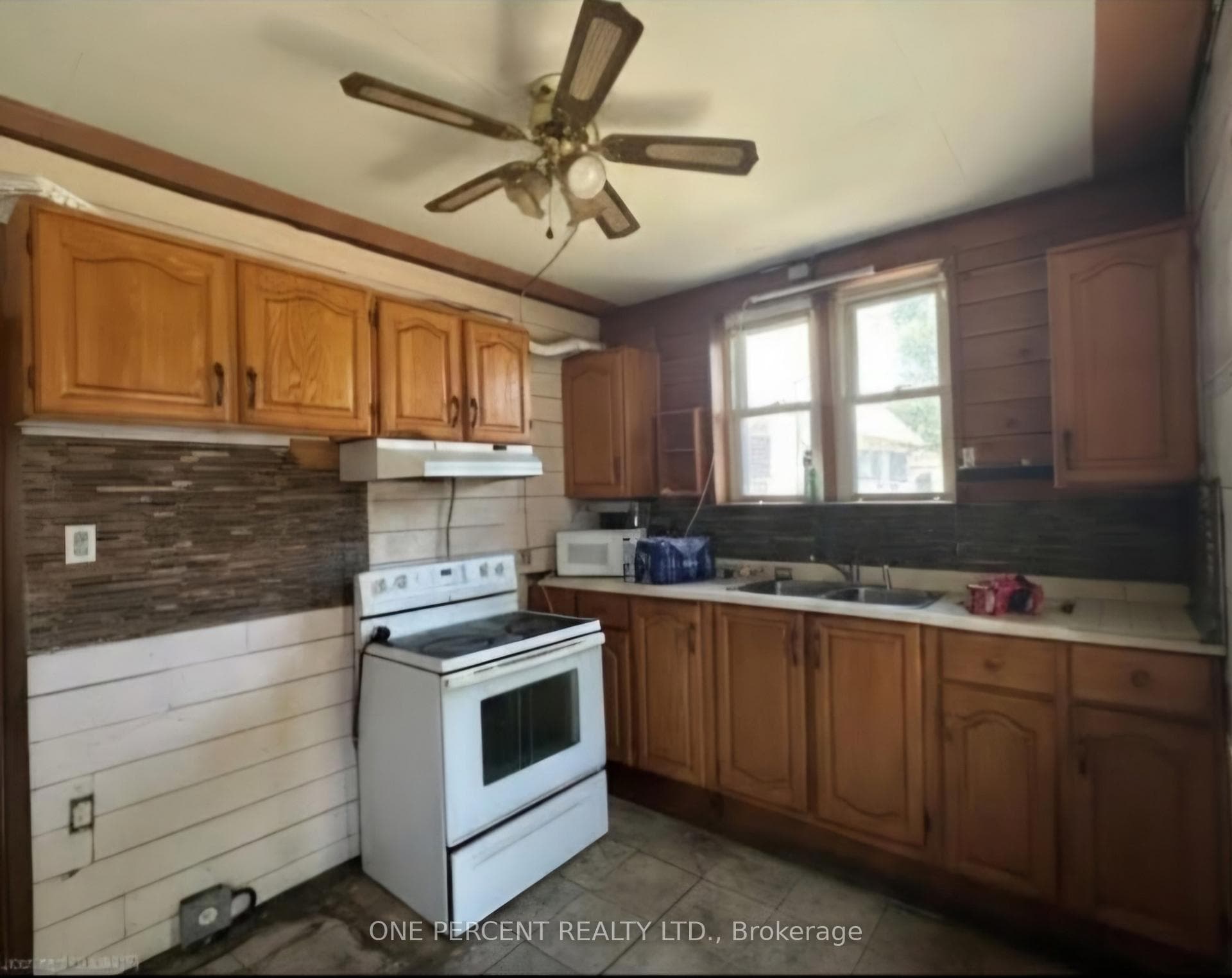 536 Queensdale Avenue photo 5