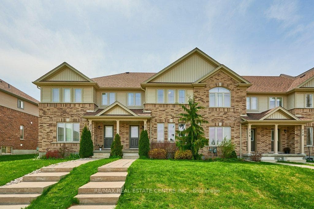 714 Victoria Road photo 1
