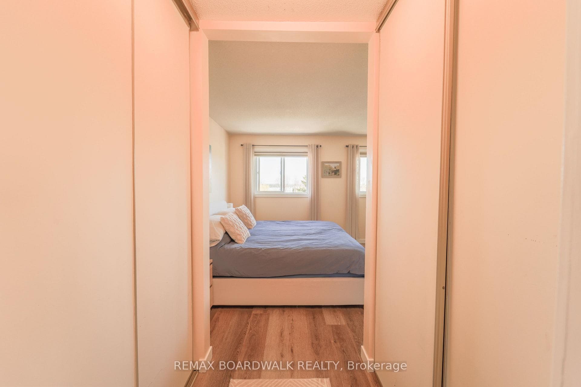 102 Seventh Avenue photo 20