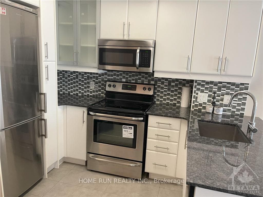 242 RIDEAU Street Unit 2407 photo 10
