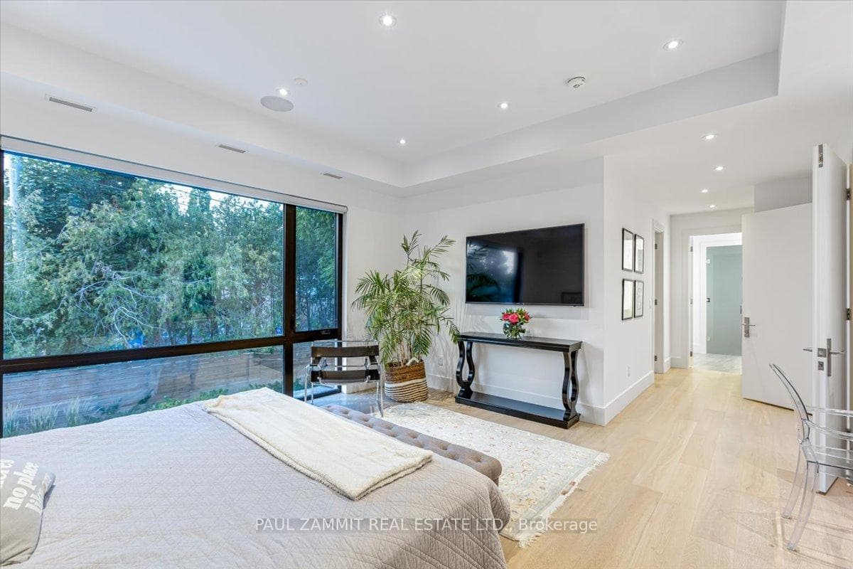 14 Rothsay Road photo 25