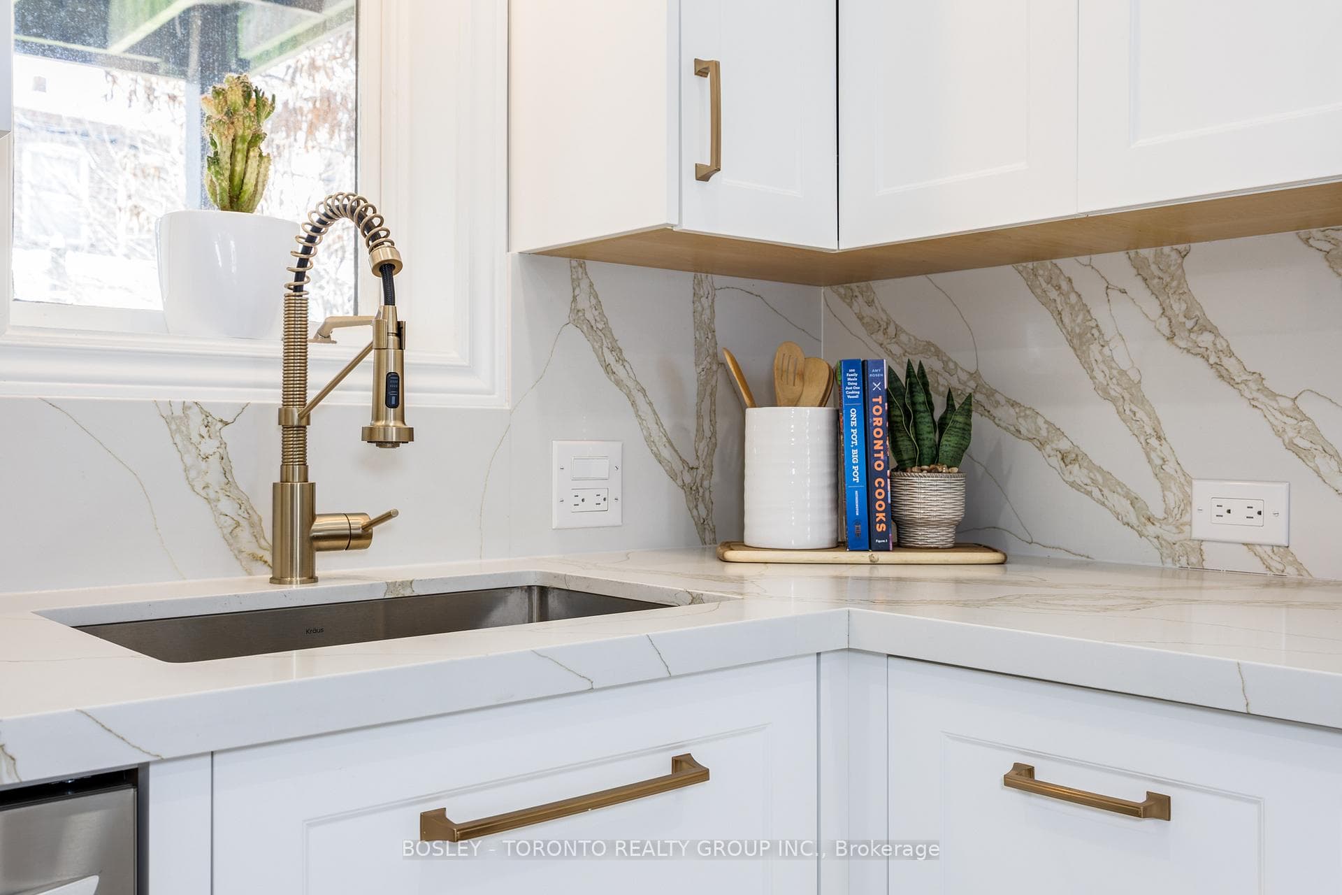 72 Coady Avenue photo 13