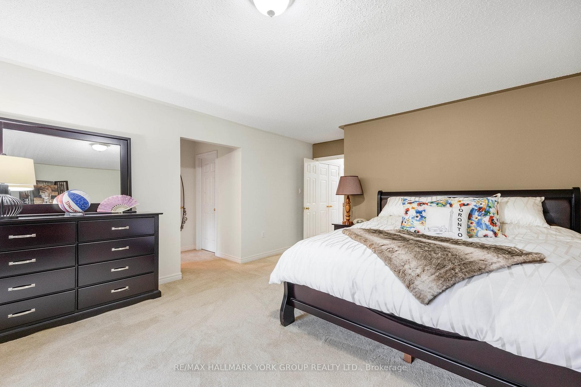 109 Woodbury Crescent photo 24