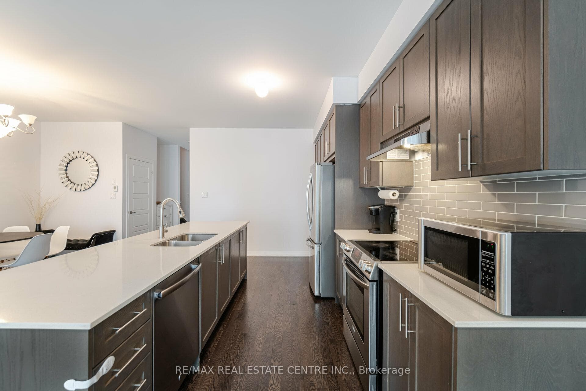 59 Henry Crescent photo 12