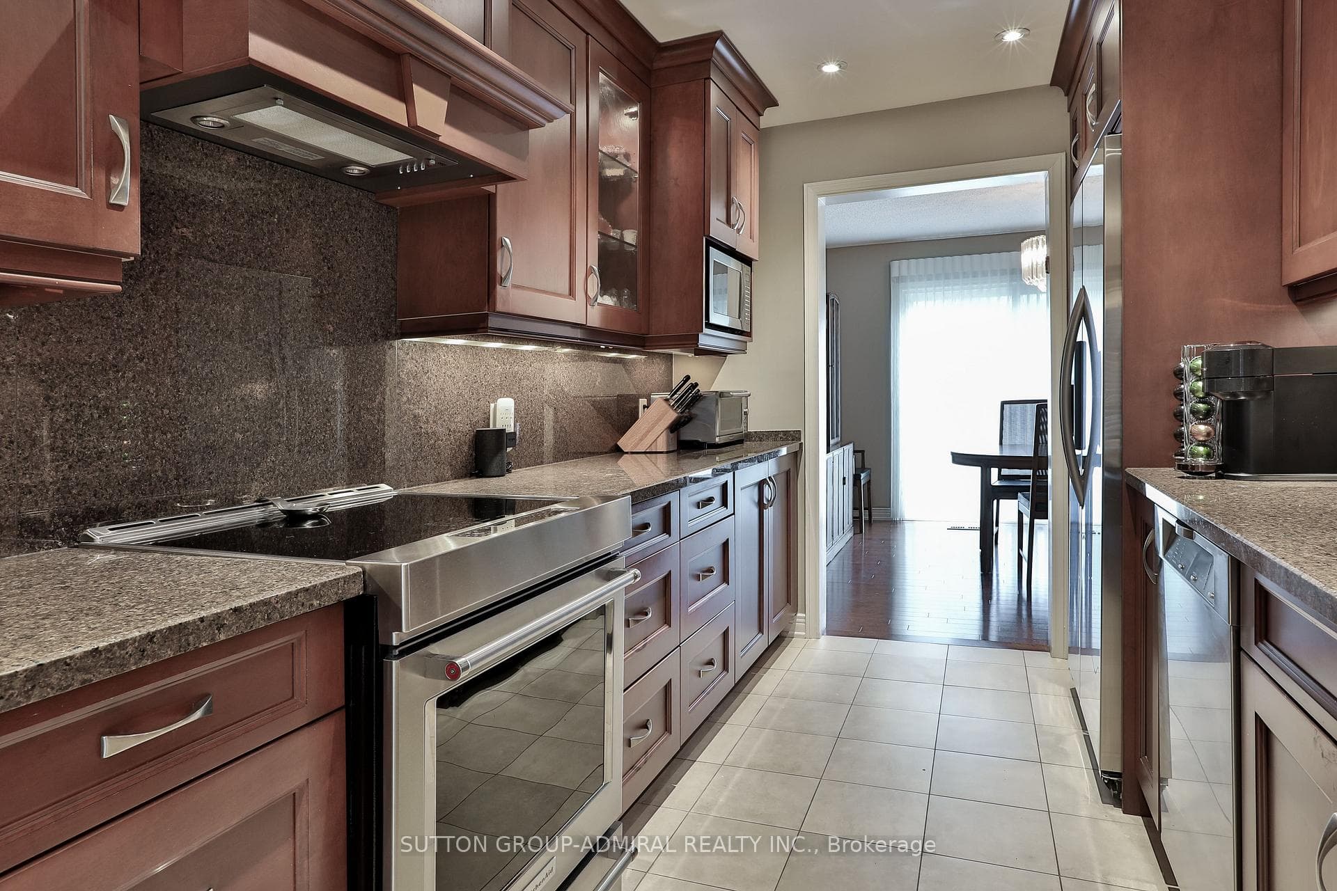 135 Heatherton Way photo 6