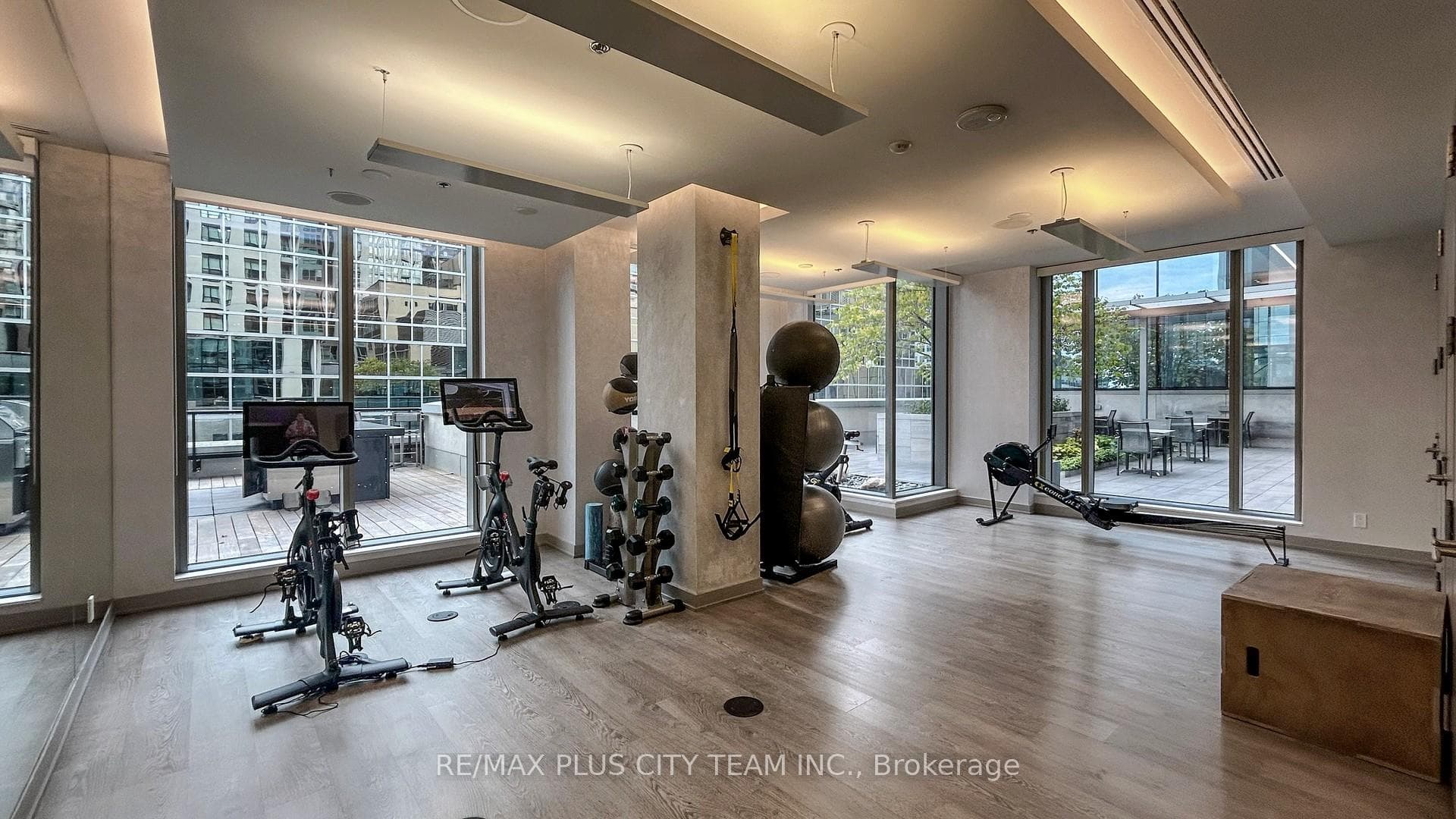 88 Scott Street Unit 1513 photo 32