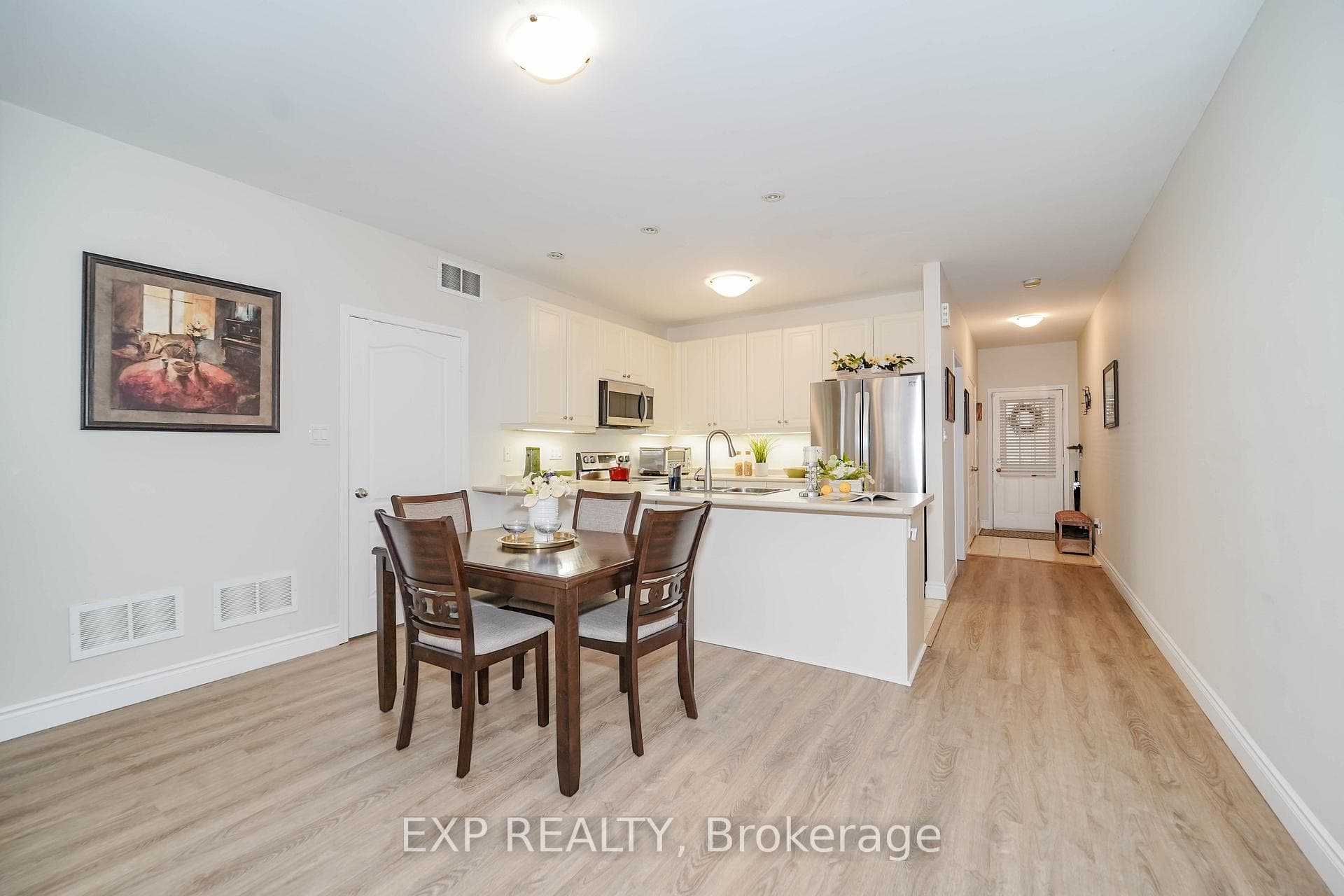 8 Lovegrove Lane photo 8