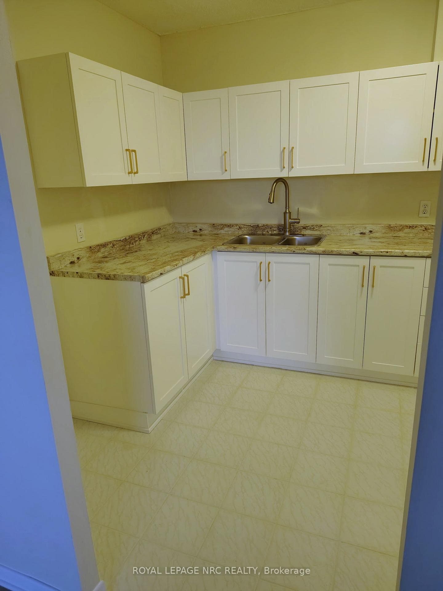 900 Dynes Road Unit 706 photo 12