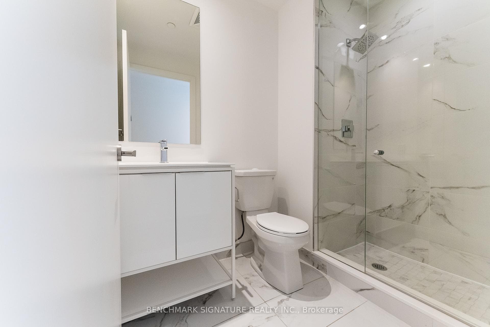 77 Shuter Street Unit 2810 photo 28