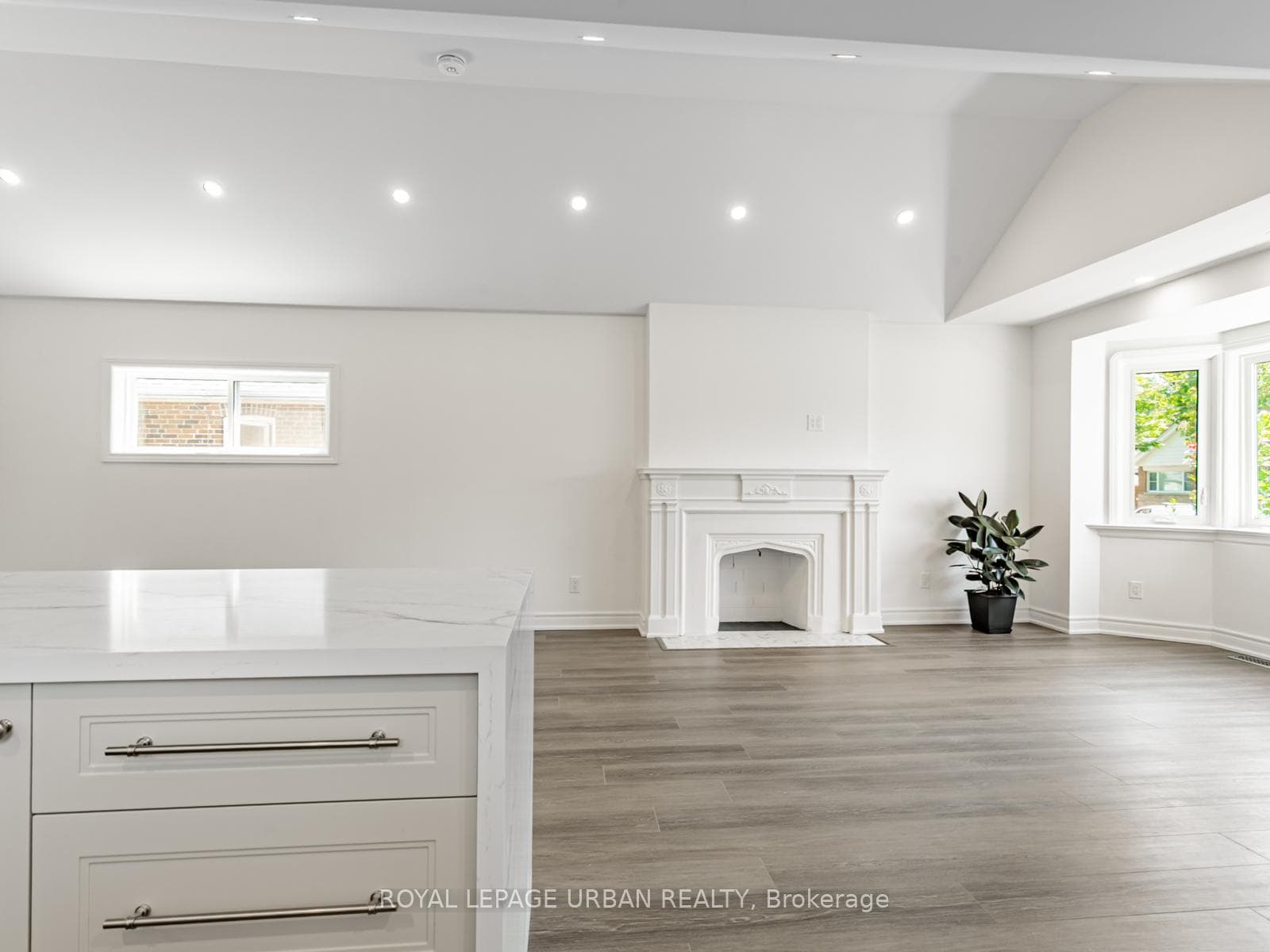 1627 Woodbine Heights Boulevard Unit Main photo 18