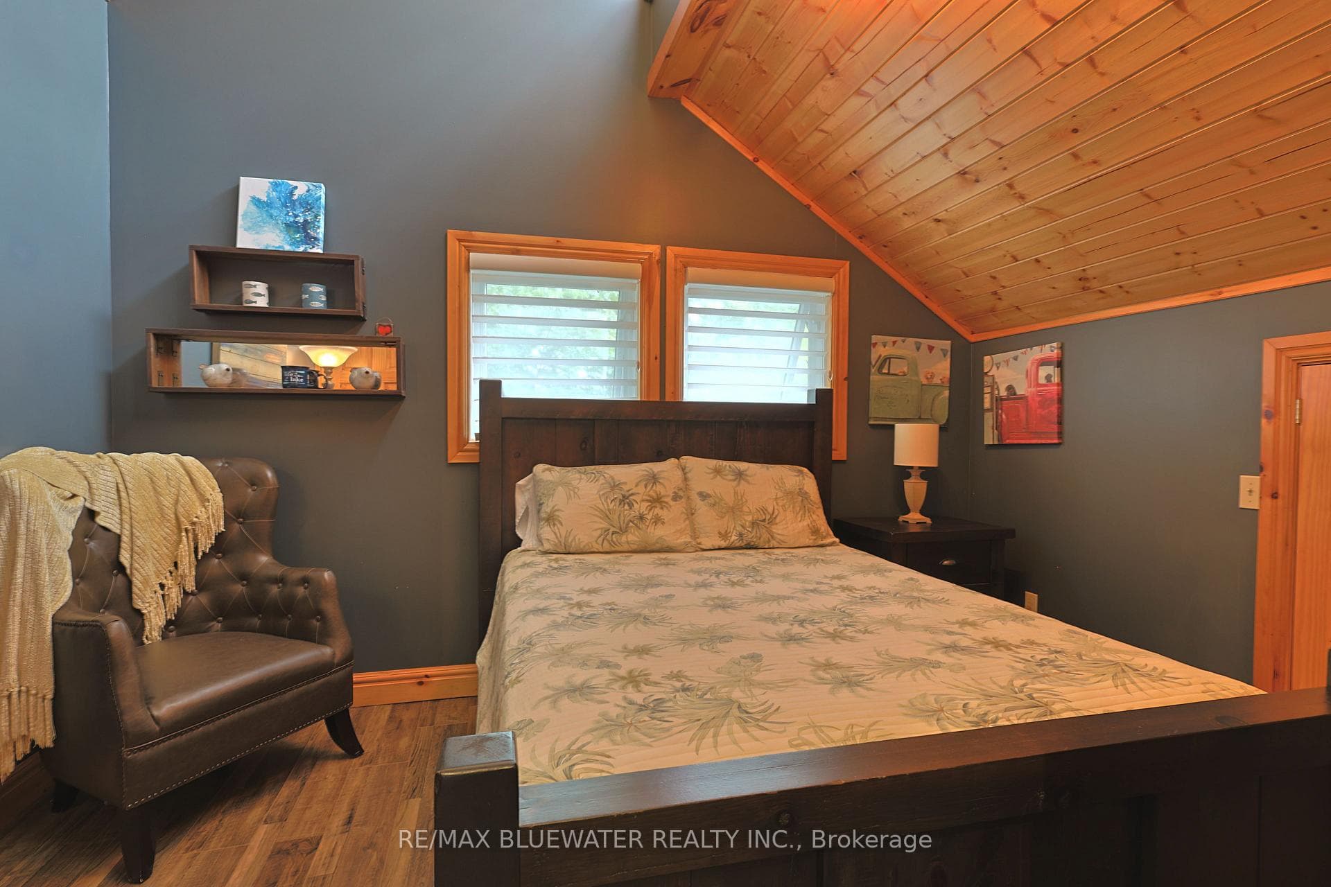 71235 Elizabeth Street photo 37