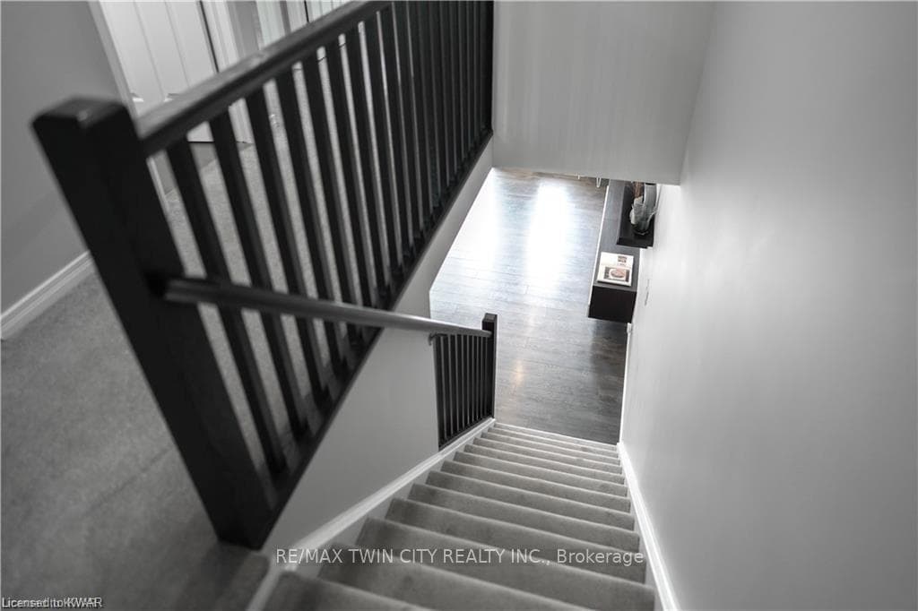 76 Meadowridge Street photo 17