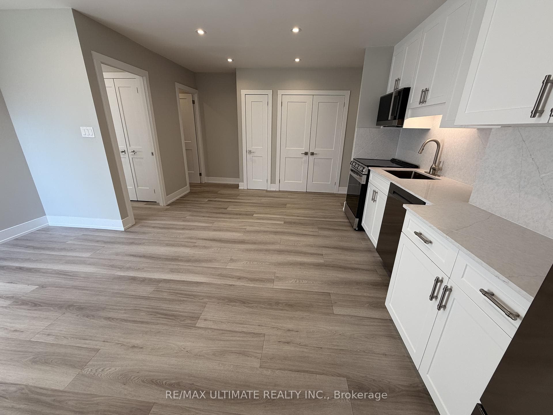 699 Balliol Street Unit 303 photo 7