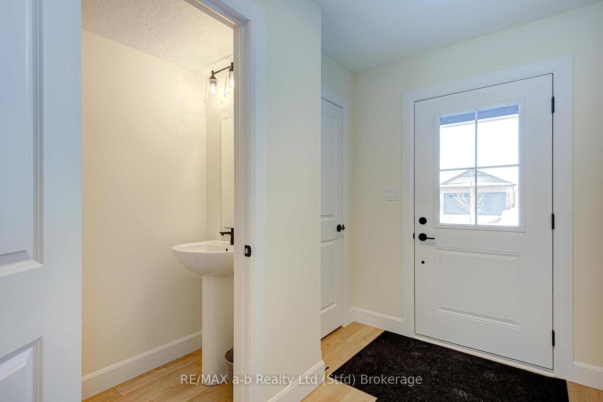 16 LINDA Drive photo 5