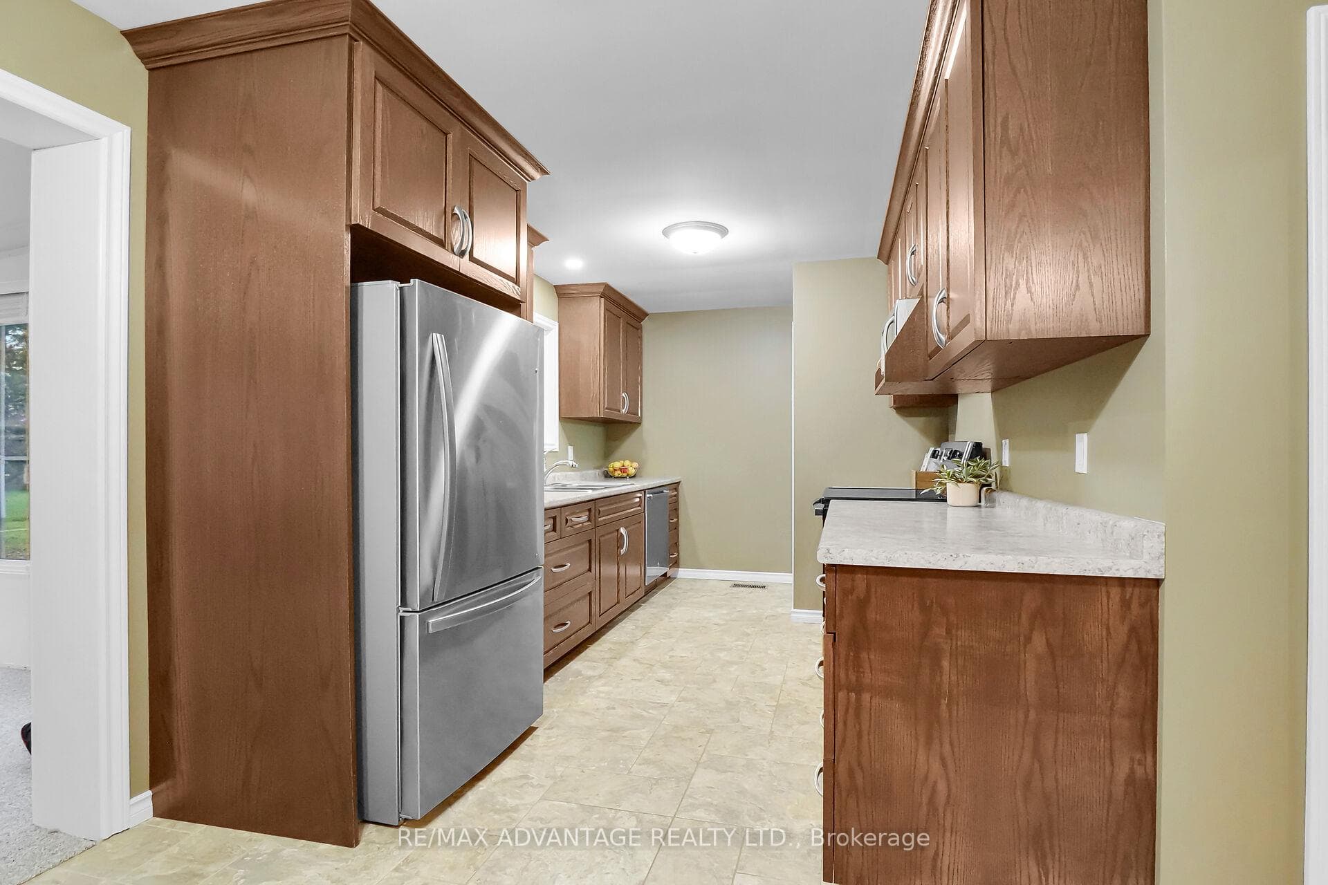 6 Dean Crescent photo 9