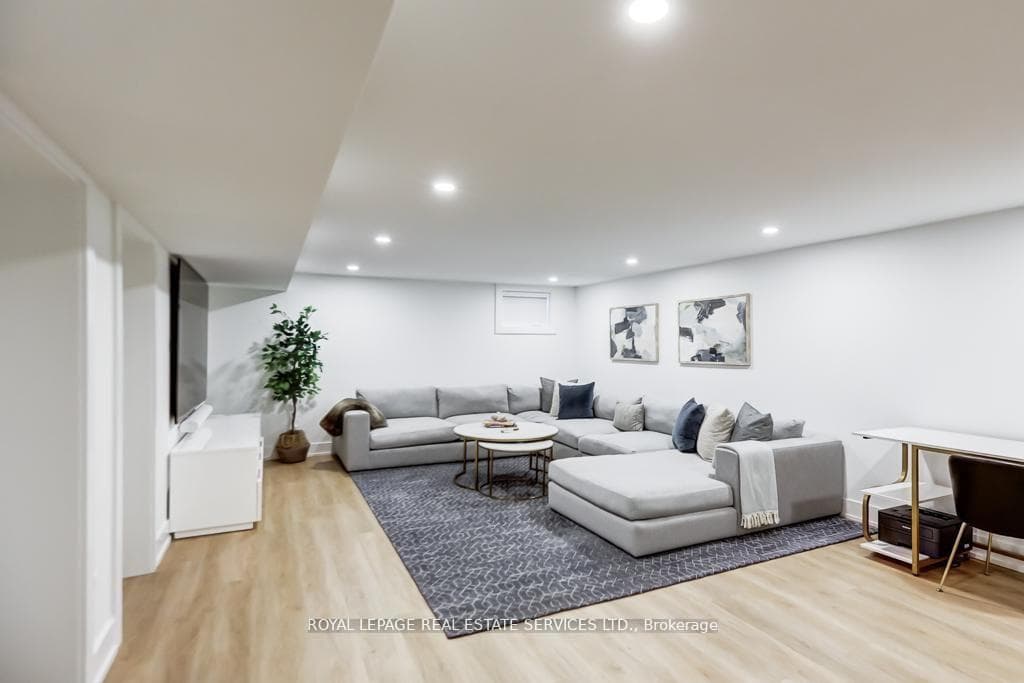 8 Birchcroft Road photo 28