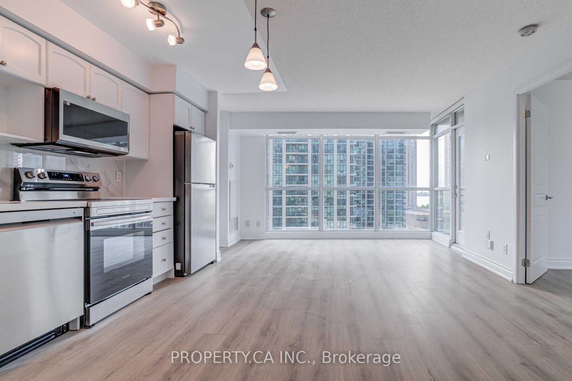 18 Yonge Street Unit 1213 photo 1
