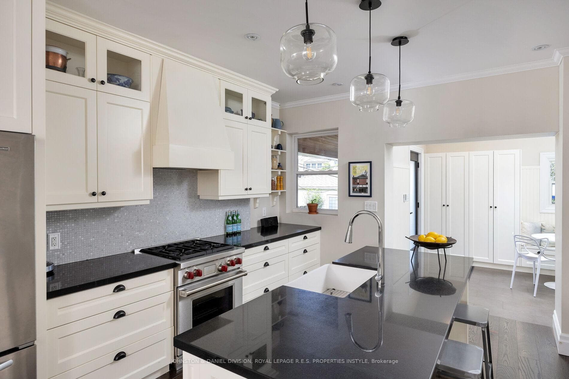 110 Galley Avenue photo 14
