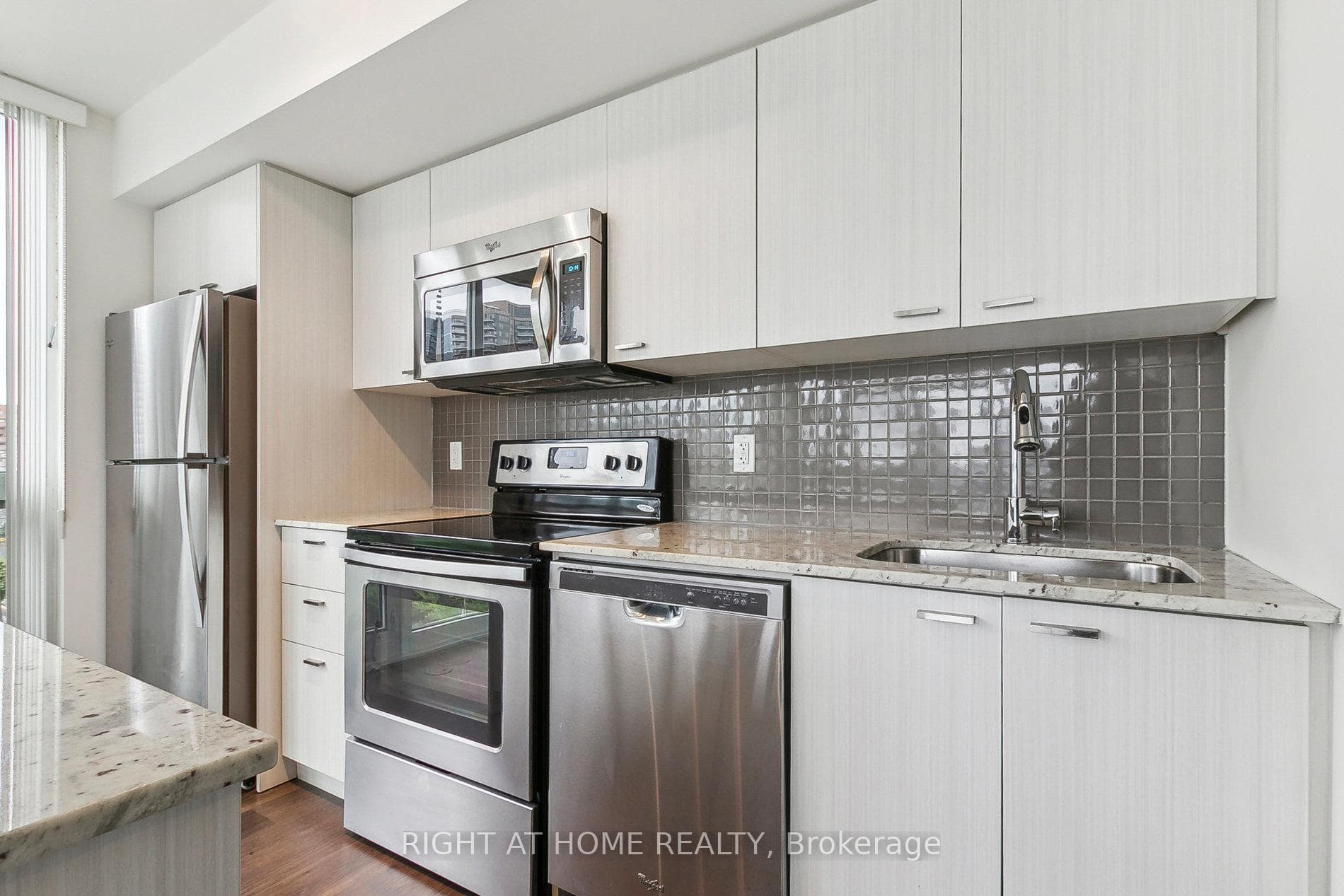 88 Sheppard Avenue Unit 1005 photo 20