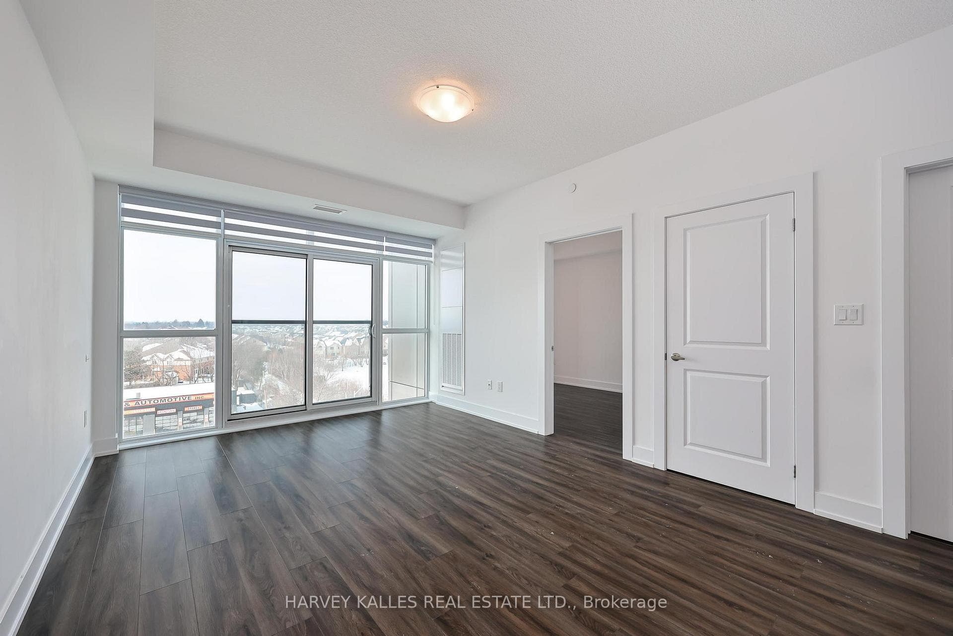 460 Dundas Street Unit 604 photo 9