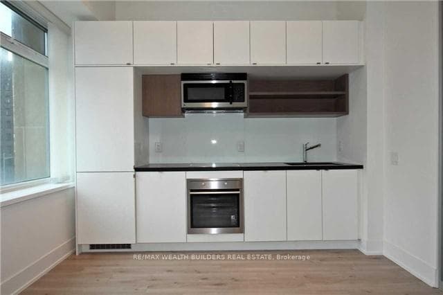 111 St Clair Avenue Unit 328 photo 7