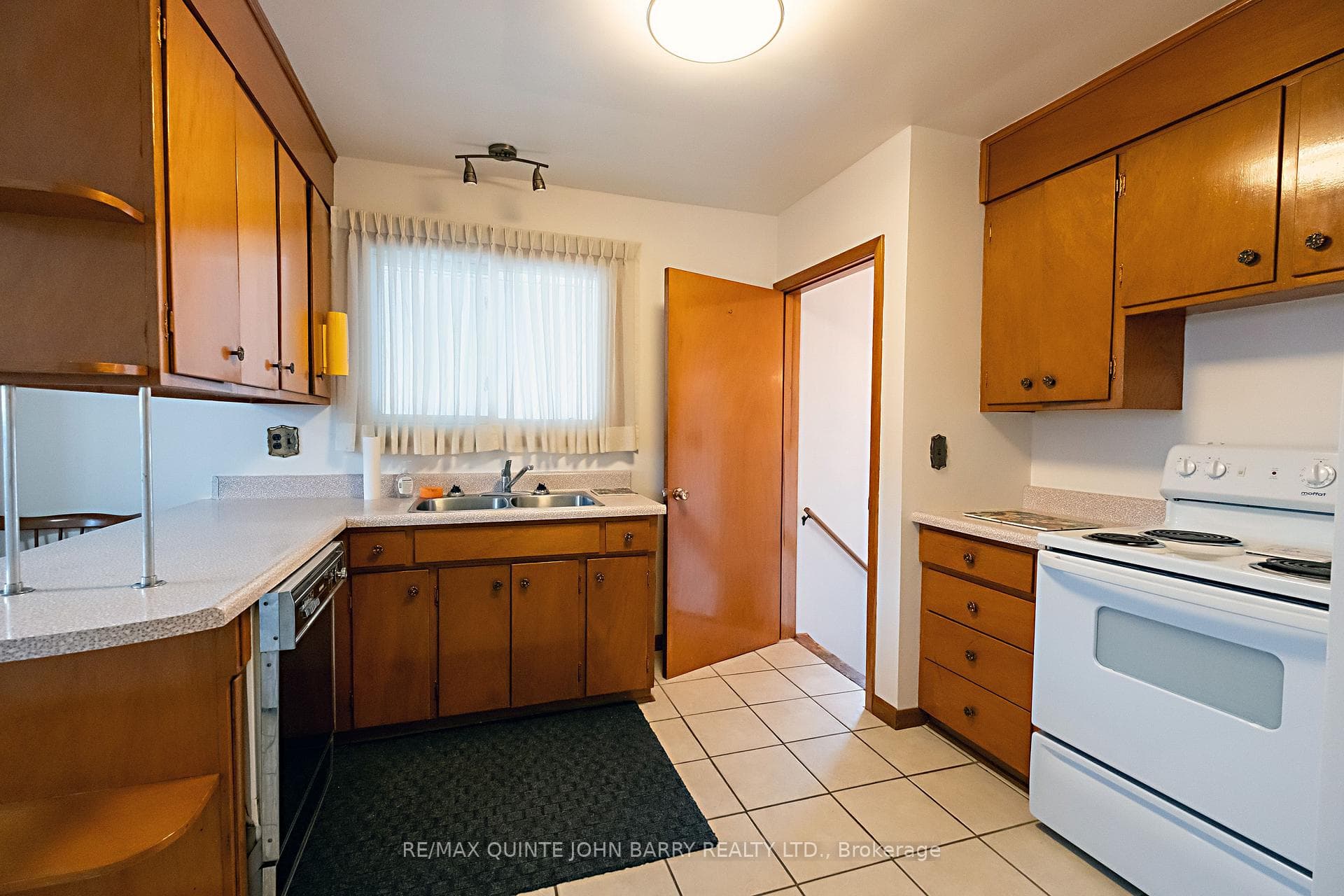 13 Belvedere Road photo 7