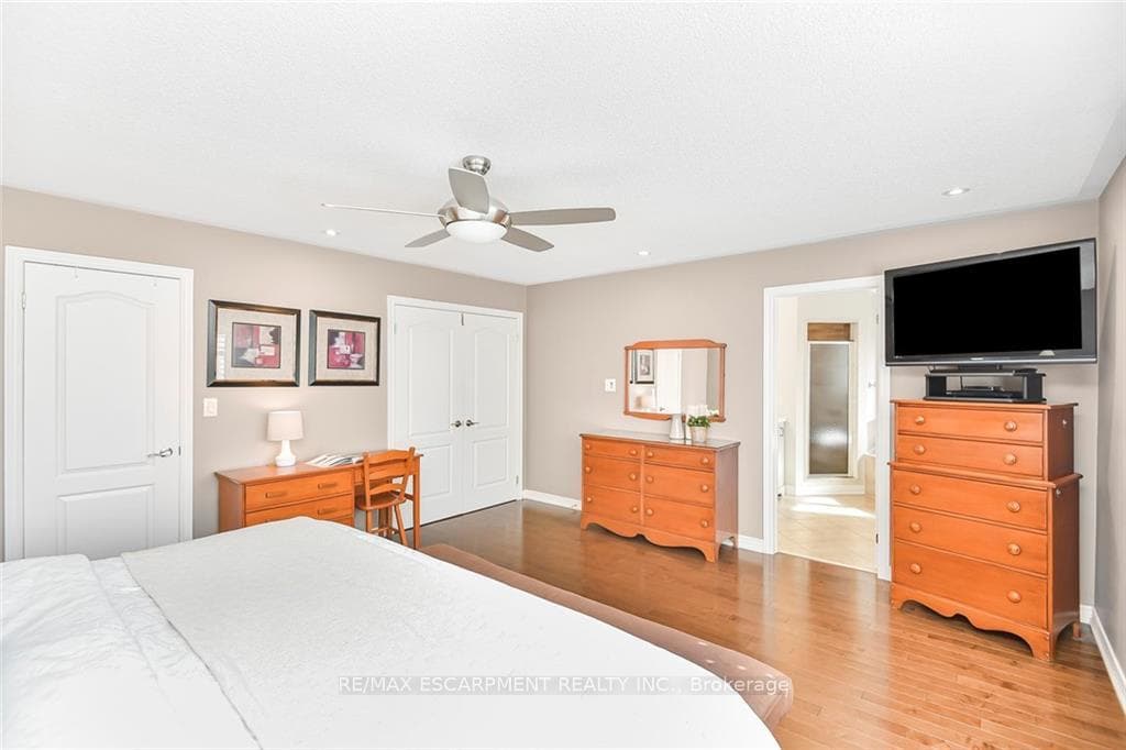 194 Cooke Crescent photo 21