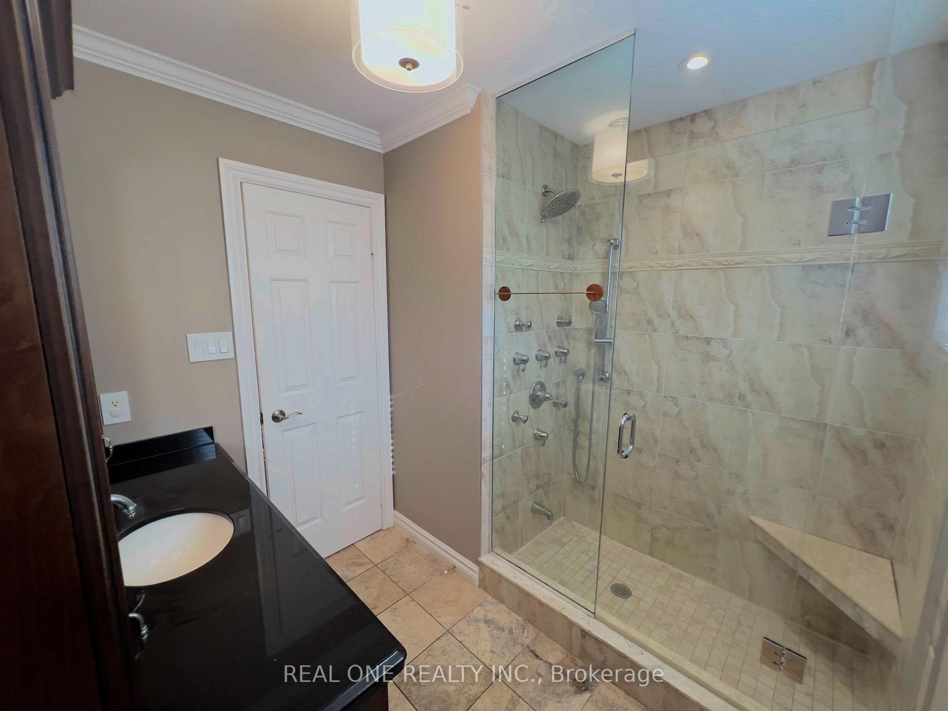 2046 Pineview Drive photo 31