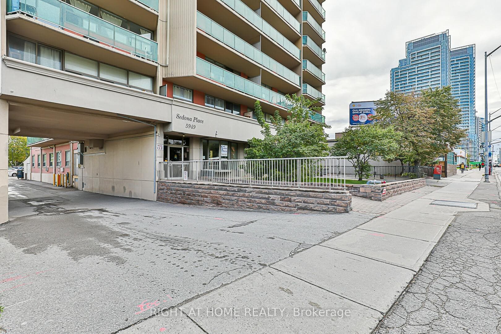 5949 Yonge Street Unit 206 photo 6