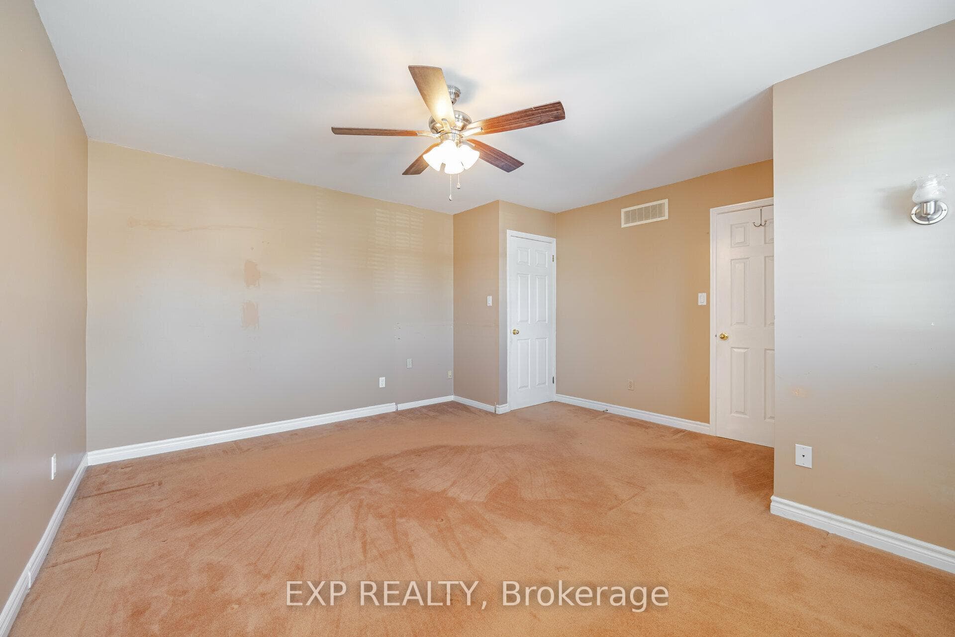 192 Lichen Crescent photo 22