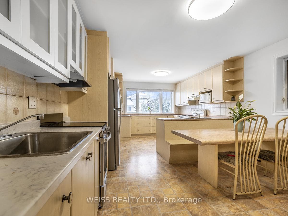 98 Frontenac Avenue photo 12