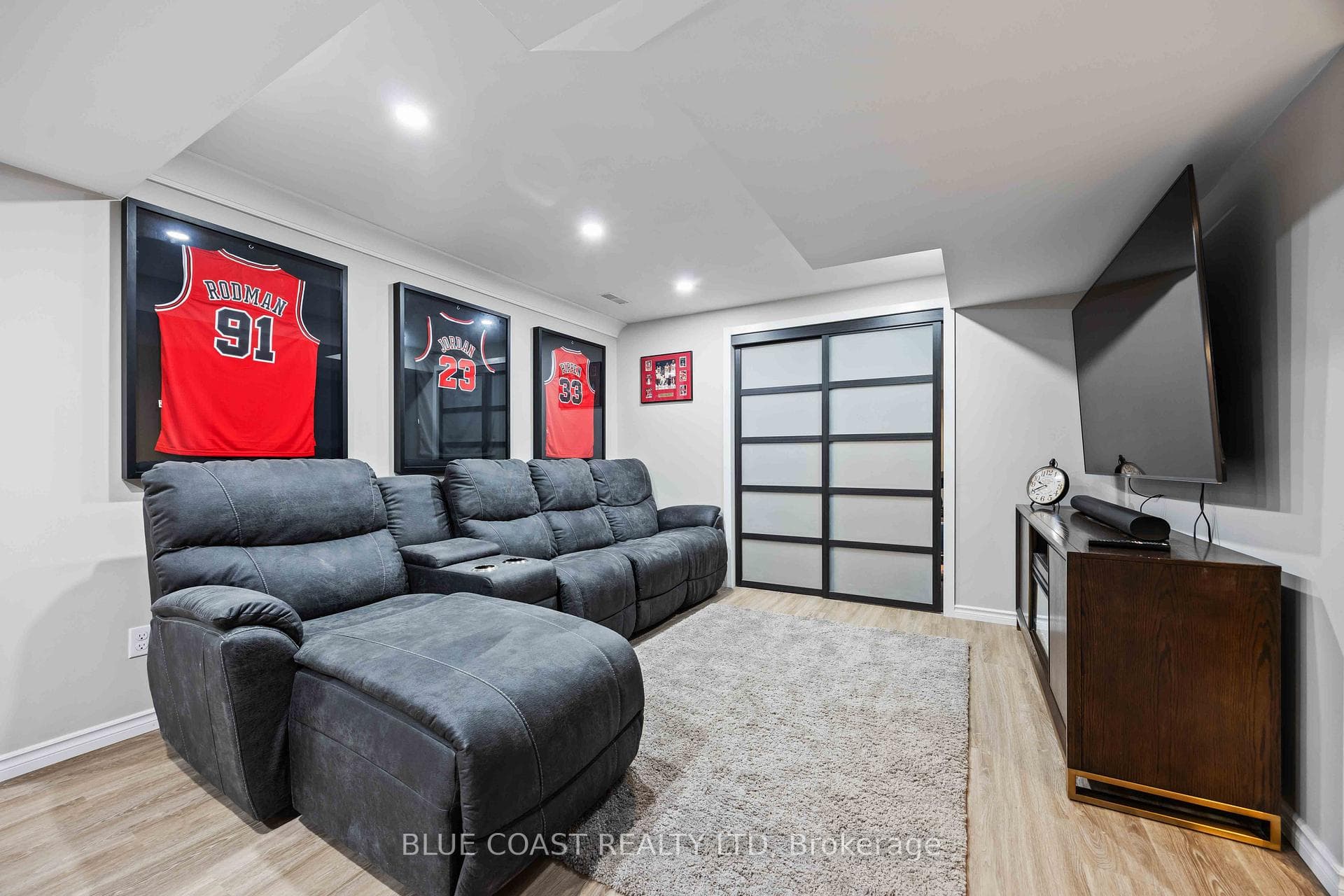 1260 Daley Avenue photo 21