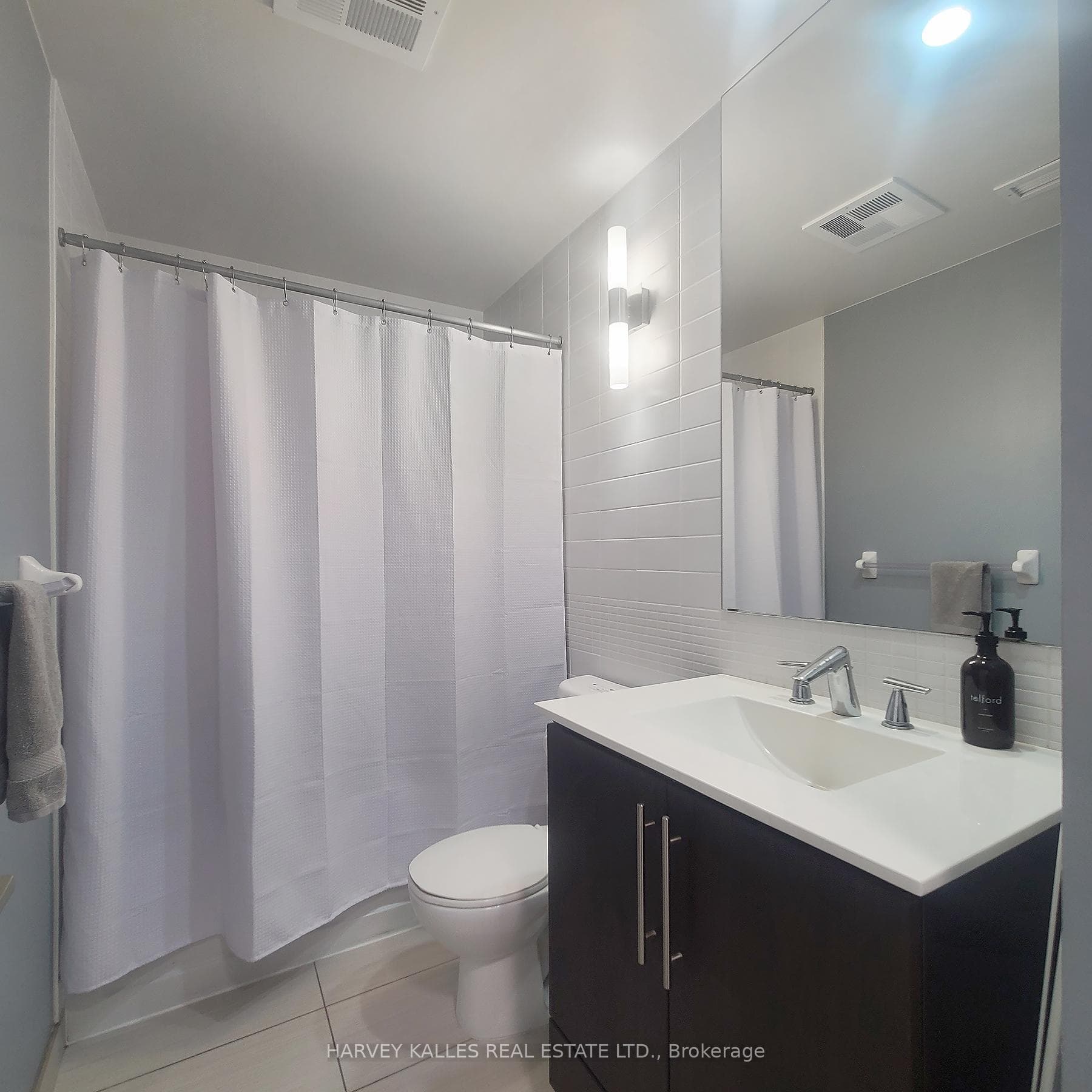 28 Linden Street Unit 1604 photo 13