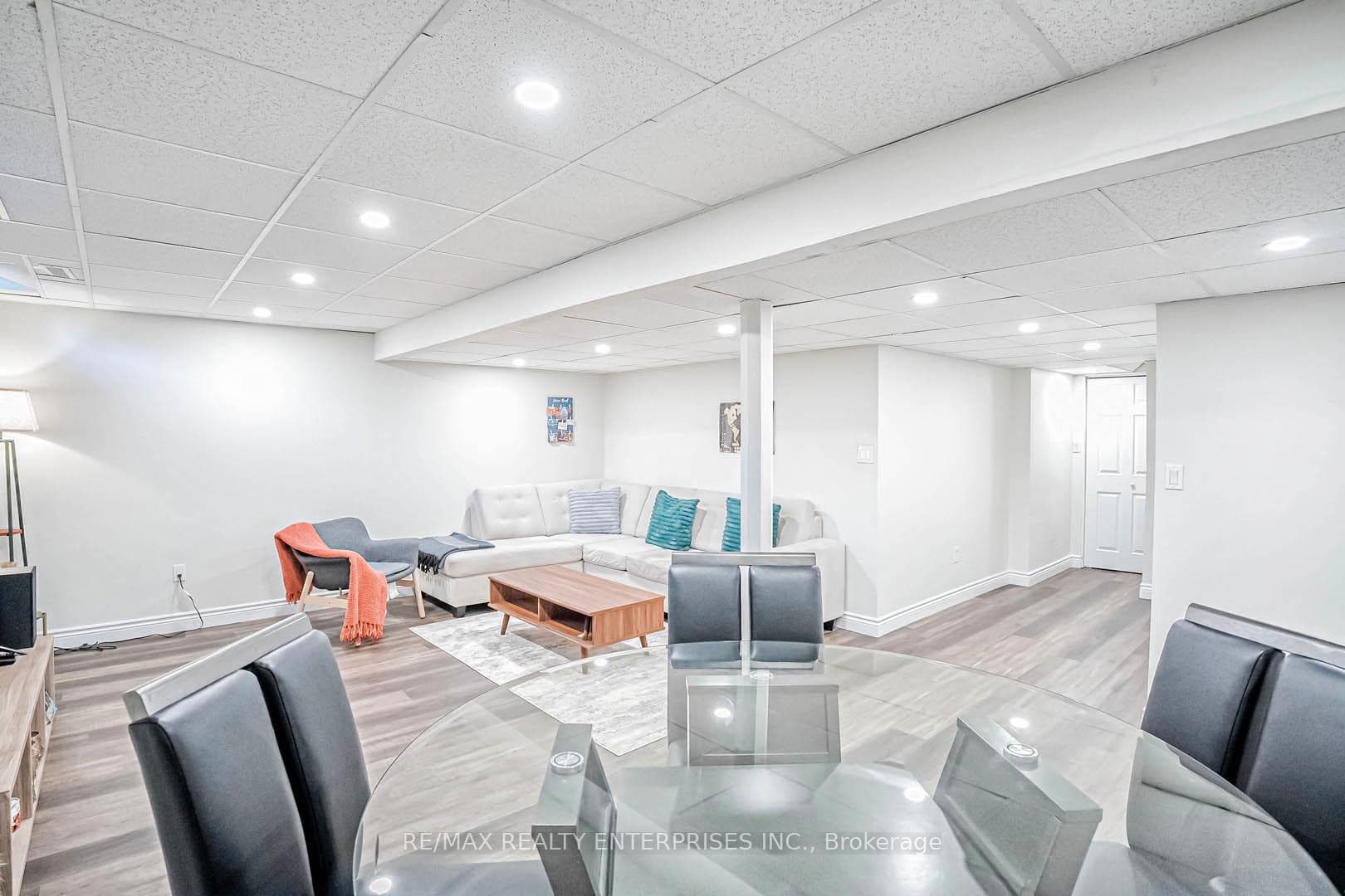 3172 Stornoway Circle photo 35