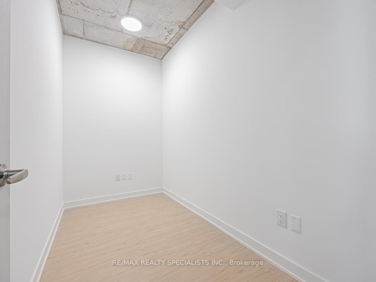 65 MUTUAL Street Unit 3003 photo 5