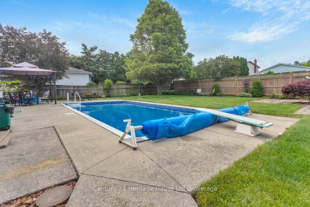 Inground pool, patio, pergola