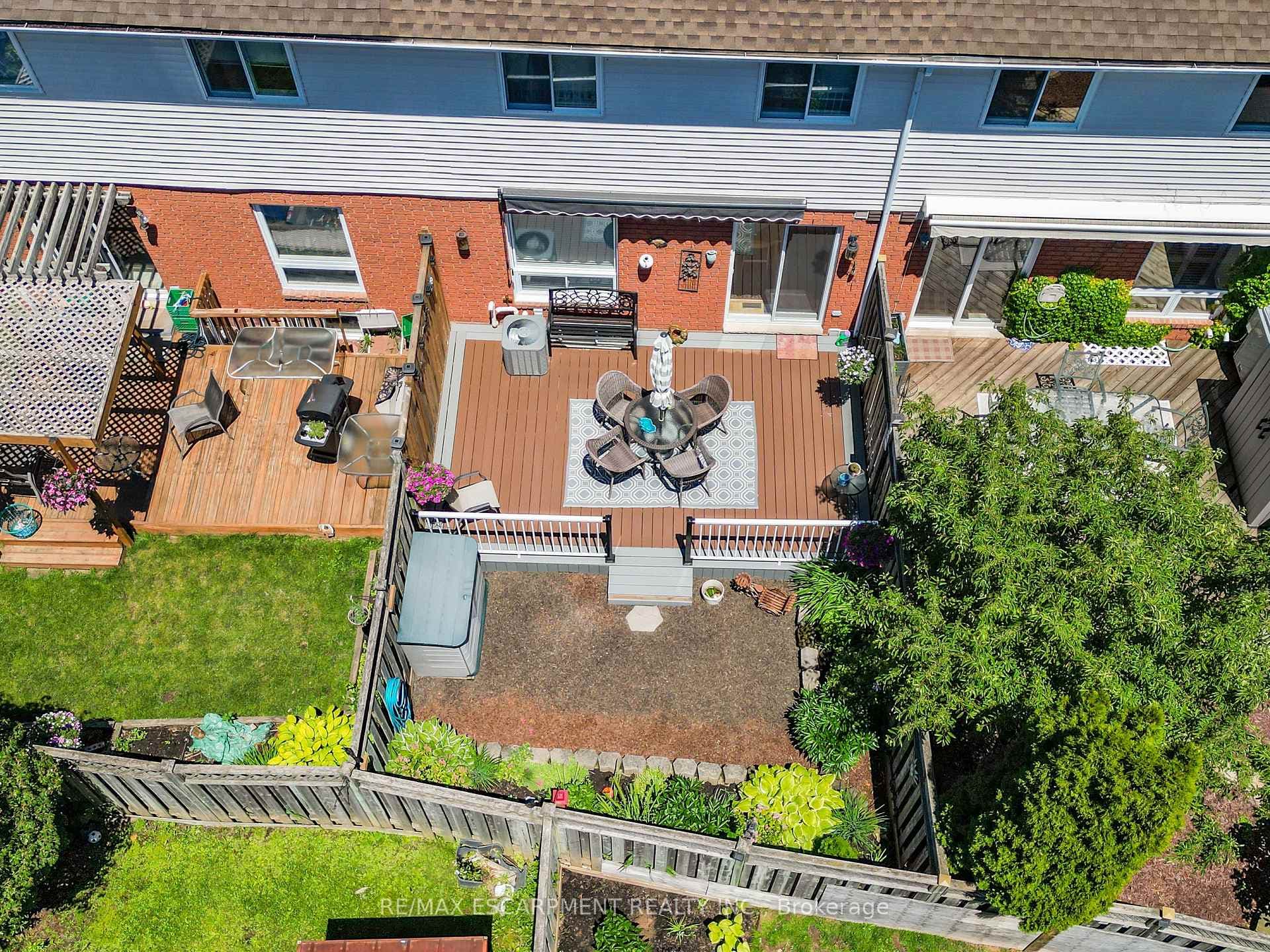 16 Walker Court photo 15