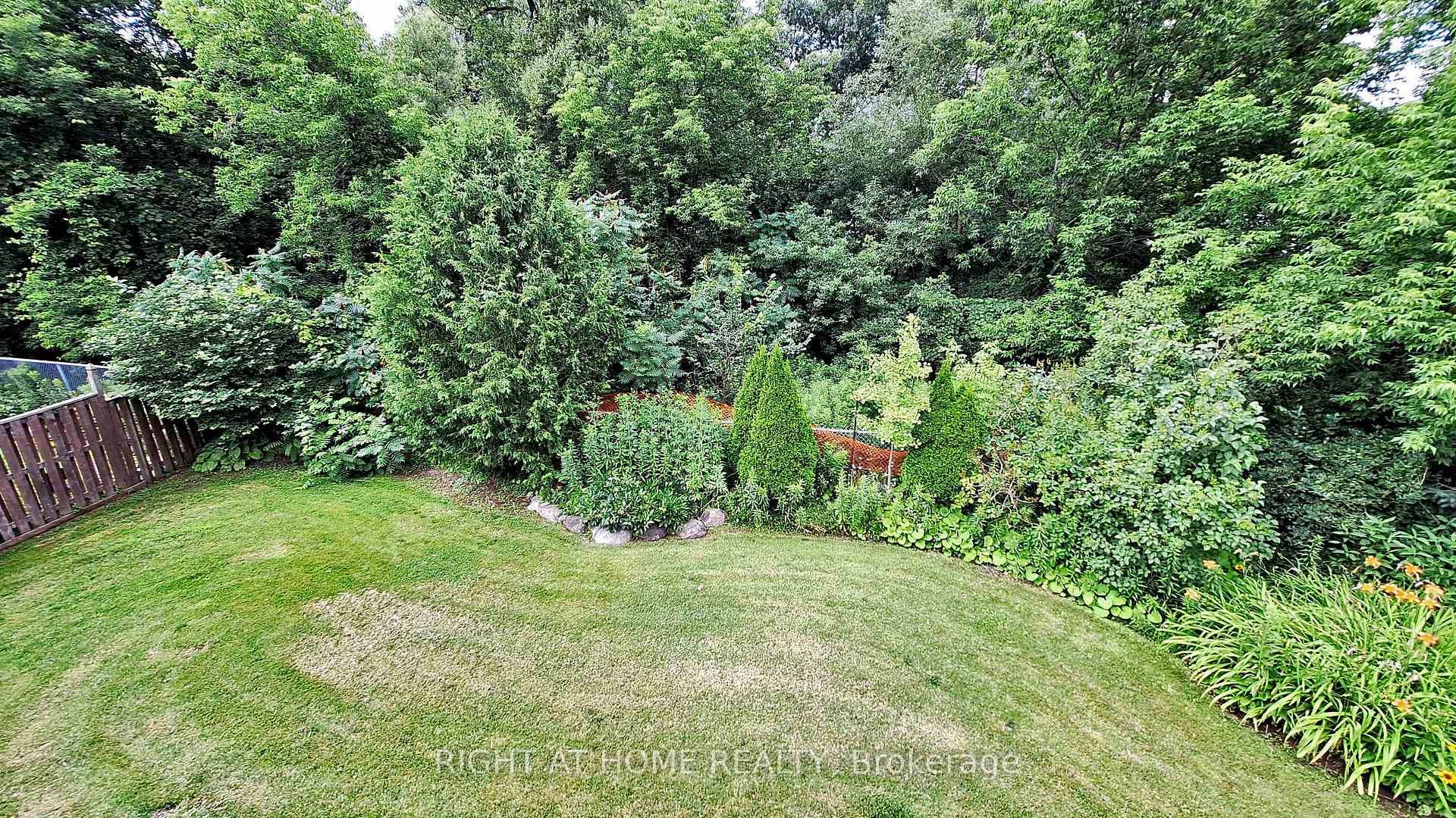 119 Grace Crescent photo 26