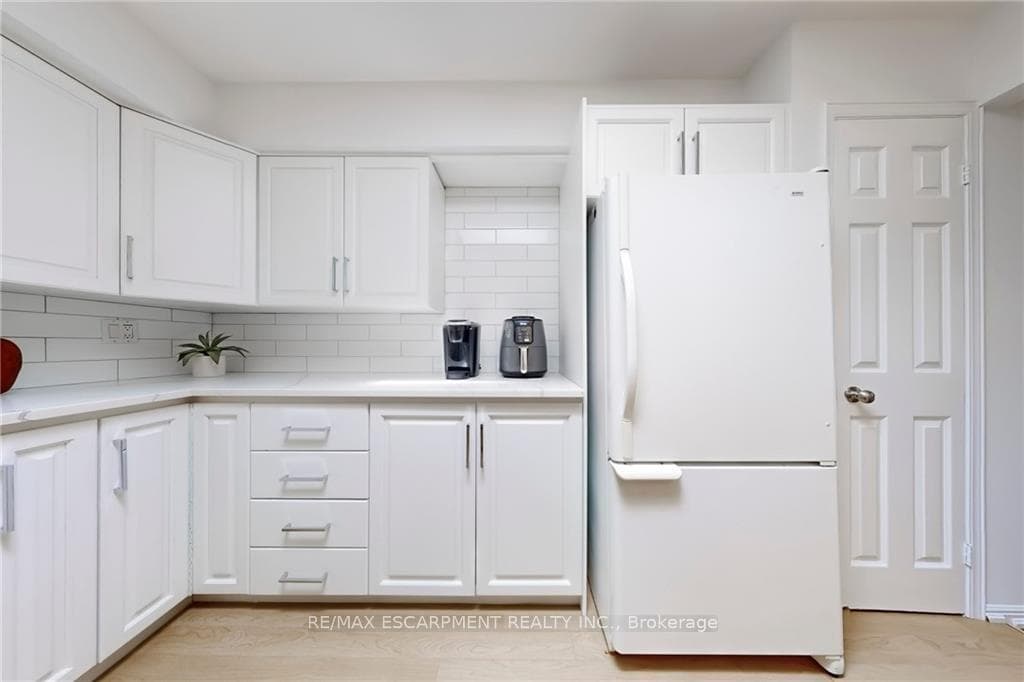 512 Scarlett Crescent photo 10
