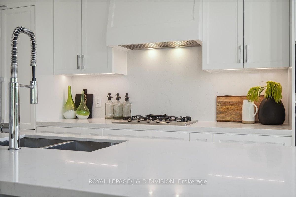 1 Strathgowan Avenue Unit 509 photo 21