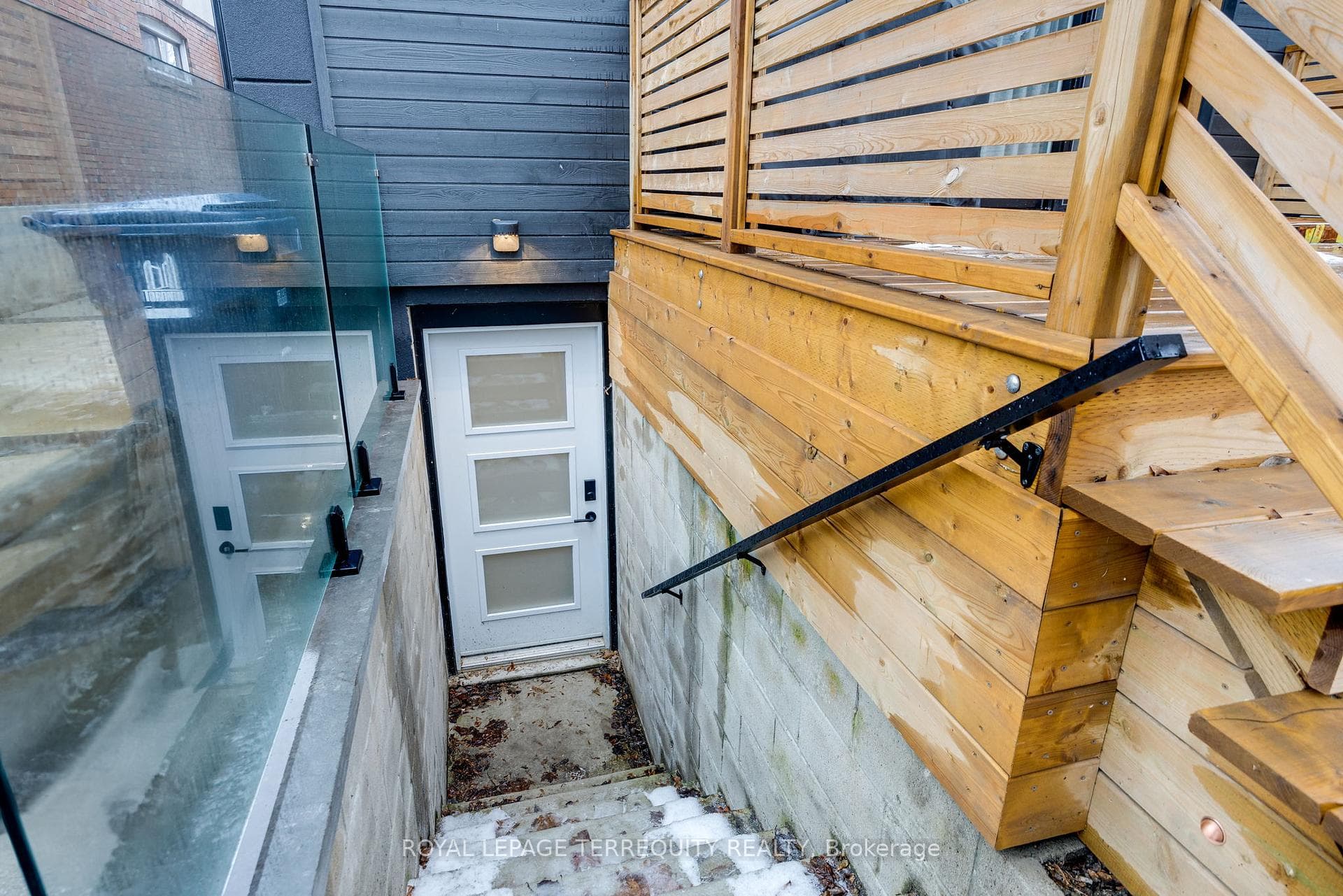 158 Watson Avenue Unit Bsmt photo 3