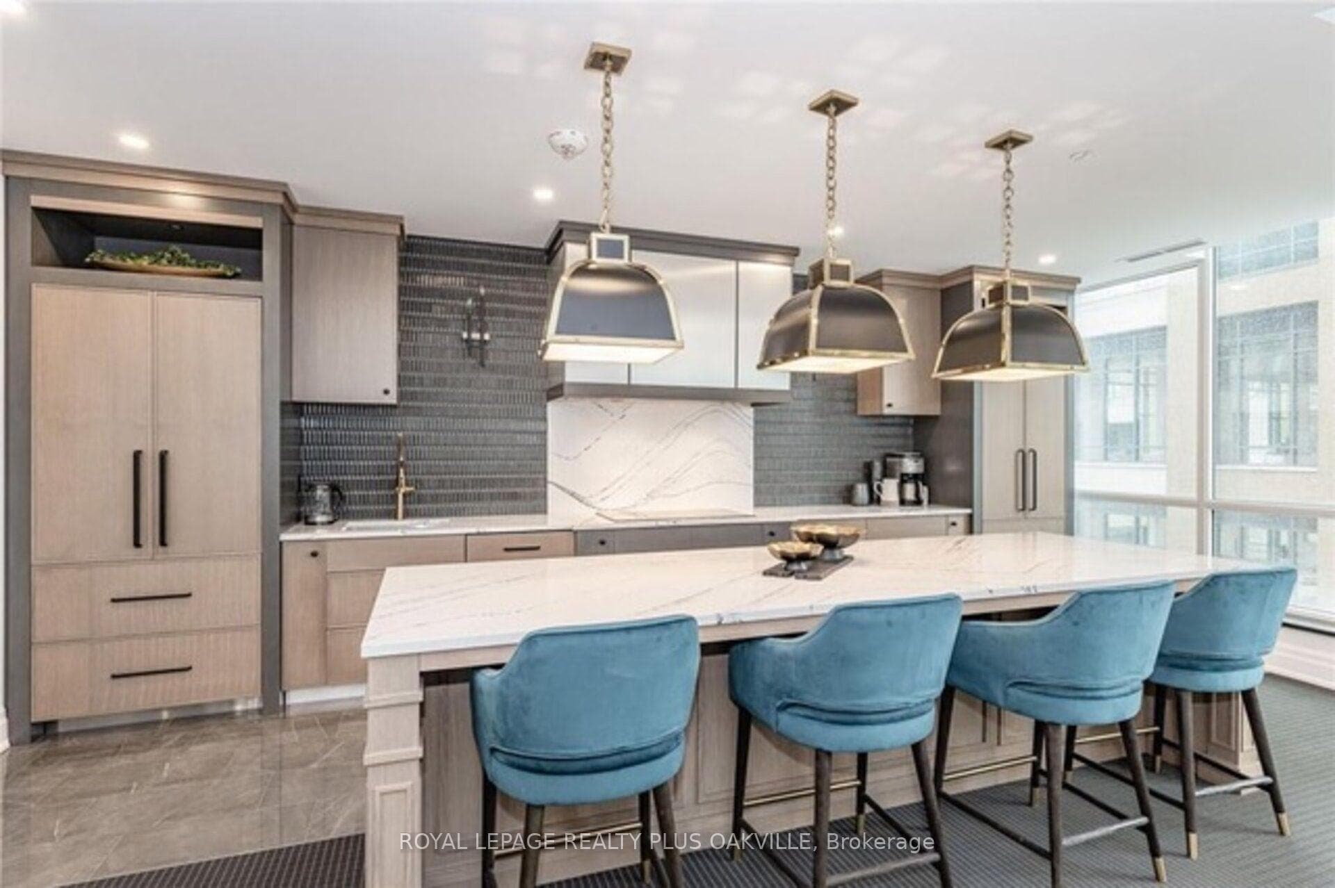 2060 Lakeshore Road Unit 303A photo 35