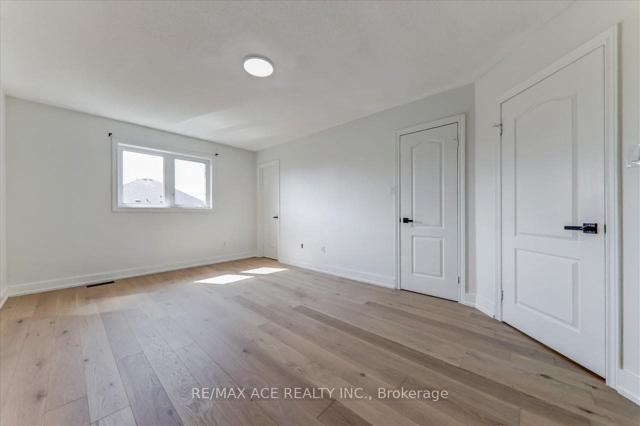 412 Oaktree Circle photo 21