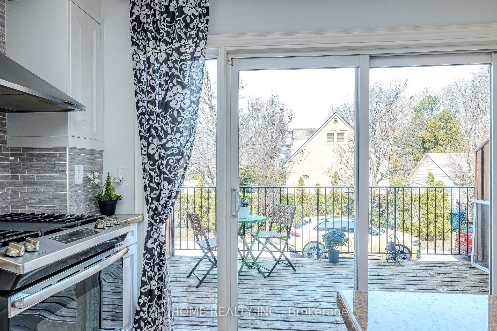 216a finch Avenue photo 10